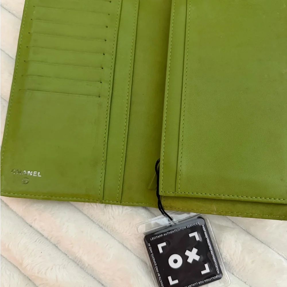 CHANEL Quilted Patent Leather Continental Yen Wallet Chartreuse Green